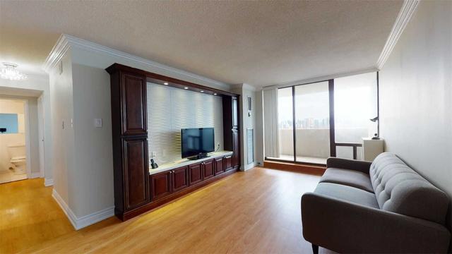 1604 - 10 Tangreen Crt, Condo with 3 bedrooms, 2 bathrooms and 2 parking in Toronto ON | Image 6