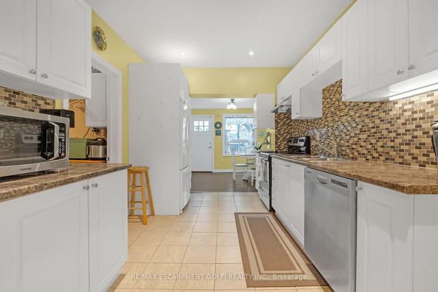 92 Newlands Ave, House detached with 3 bedrooms, 2 bathrooms and 0 parking in Hamilton ON | Image 36