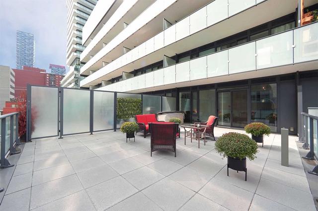 214 - 185 Roehampton Ave, Condo with 1 bedrooms, 1 bathrooms and 0 parking in Toronto ON | Image 1