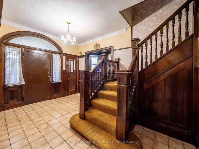 7 Burlington Cres, House detached with 6 bedrooms, 5 bathrooms and 4 parking in Toronto ON | Image 36