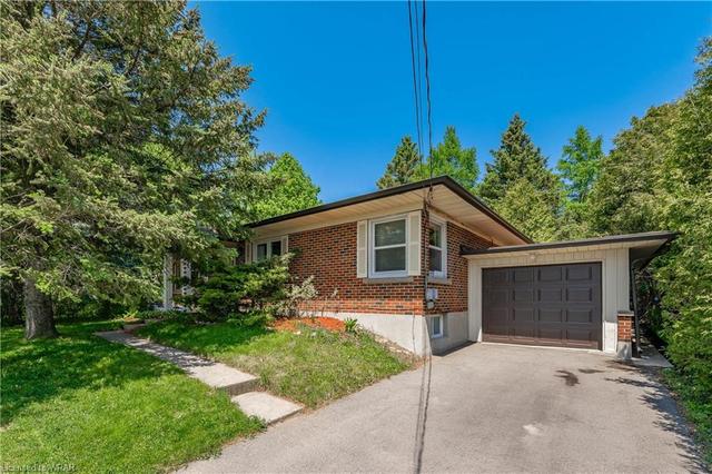 107 Westmount Road, House detached with 5 bedrooms, 2 bathrooms and 5 parking in Guelph ON | Image 34