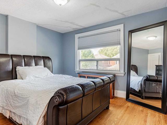 655 Willard Ave, House semidetached with 3 bedrooms, 2 bathrooms and 0 parking in Toronto ON | Image 3