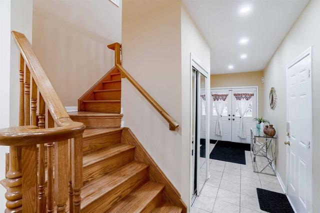 57 Crystalhill Dr, House detached with 4 bedrooms, 3 bathrooms and 4 parking in Brampton ON | Image 14