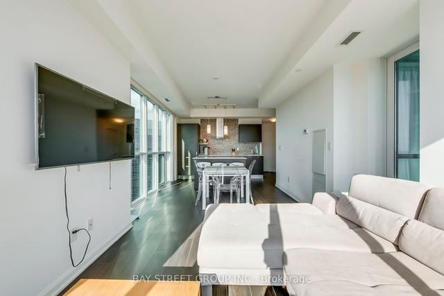 2603 - 9 Bogert Ave, Condo with 2 bedrooms, 2 bathrooms and 1 parking in Toronto ON | Image 4