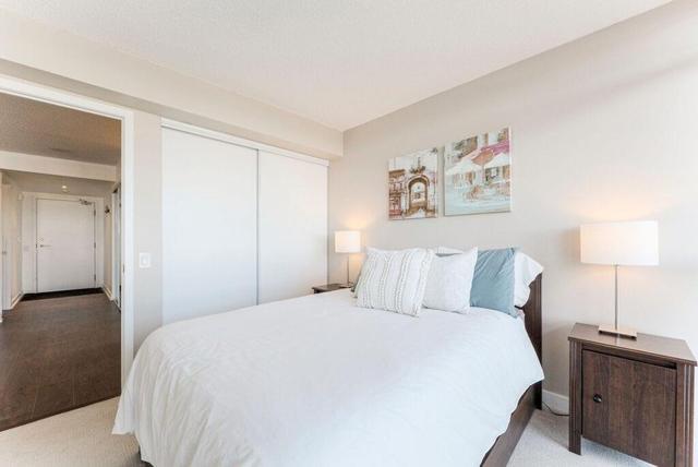1803 - 121 Mcmahon Dr, Condo with 1 bedrooms, 1 bathrooms and 1 parking in Toronto ON | Image 3