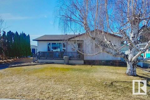 9716 101 Av, House detached with 5 bedrooms, 2 bathrooms and null parking in Westlock AB | Card Image