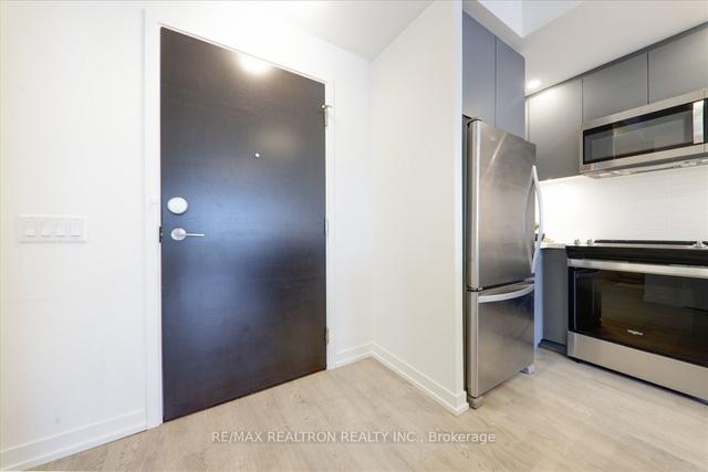 611e - 8868 Yonge St, Condo with 2 bedrooms, 2 bathrooms and 1 parking in Richmond Hill ON | Image 2