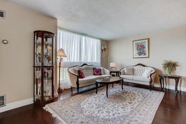 1002 - 5 Kenneth Ave, Condo with 2 bedrooms, 2 bathrooms and 1 parking in Toronto ON | Image 2