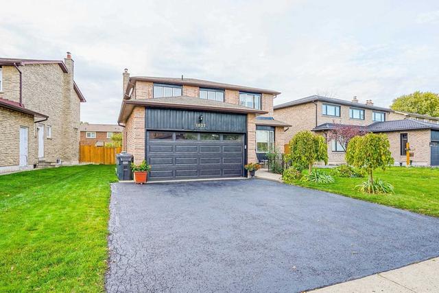 1027 Willowbank Tr, House detached with 4 bedrooms, 4 bathrooms and 6 parking in Mississauga ON | Image 1