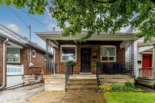 41 Sixteenth St, House detached with 3 bedrooms, 2 bathrooms and 1 parking in Toronto ON | Image 1