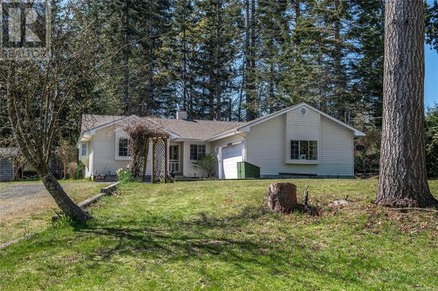 2413 Catherwood Rd, House detached with 3 bedrooms, 2 bathrooms and 4 parking in Comox Valley C (Puntledge   Black Creek) BC | Image 1