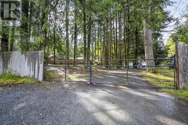 Gated driveway | Image 6