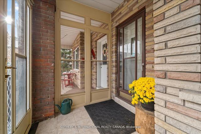2032 Davenport Rd, House semidetached with 2 bedrooms, 3 bathrooms and 1 parking in Toronto ON | Image 3