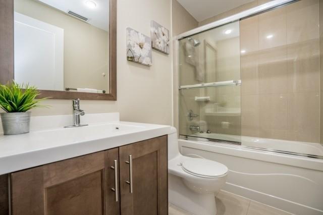 Th1 - 500 Doris Ave, Townhouse with 3 bedrooms, 3 bathrooms and 3 parking in Toronto ON | Image 17