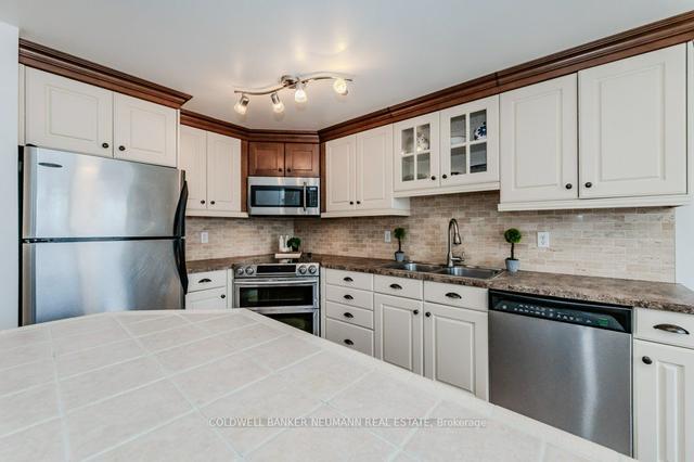 27 Pacific Pl, House detached with 2 bedrooms, 3 bathrooms and 4 parking in Guelph ON | Image 4