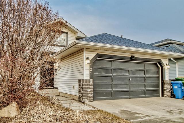 121 Citadel Gardens Nw, House detached with 4 bedrooms, 3 bathrooms and 4 parking in Calgary AB | Image 1