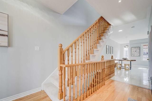40 Orca Dr, House attached with 3 bedrooms, 3 bathrooms and 2 parking in Markham ON | Image 16