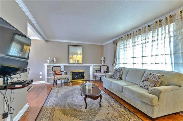 142 Harding Blvd E, House detached with 3 bedrooms, 2 bathrooms and 10 parking in Richmond Hill ON | Image 3