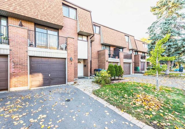 3 - 1051 Cedarglen Gate, Townhouse with 3 bedrooms, 3 bathrooms and 2 parking in Mississauga ON | Image 12