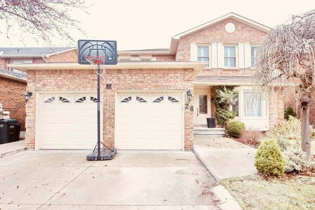 24 Hall Cres, House detached with 4 bedrooms, 4 bathrooms and 2 parking in Brampton ON | Image 1