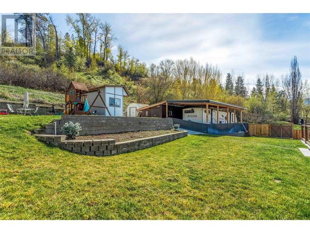 1995 Hollywood Road, House detached with 5 bedrooms, 2 bathrooms and 4 parking in Kelowna BC | Image 16
