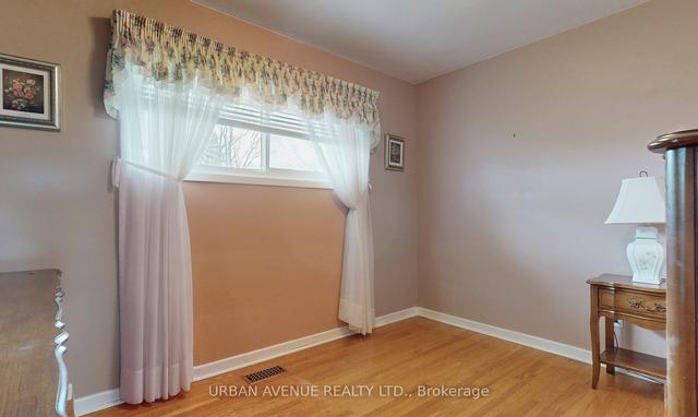 553 Bayly St E, House detached with 3 bedrooms, 1 bathrooms and 10 parking in Ajax ON | Image 8
