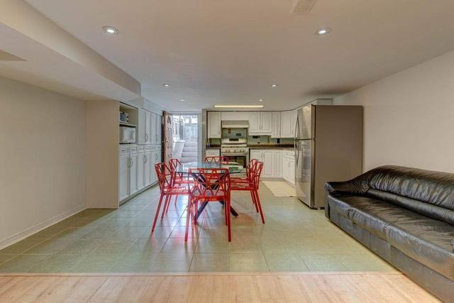 324 Brock Ave, House semidetached with 5 bedrooms, 3 bathrooms and 1 parking in Toronto ON | Image 27