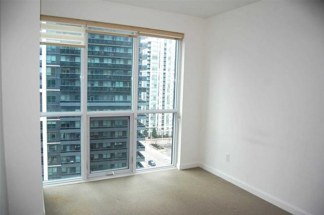 908 - 9 Bogert Ave, Condo with 2 bedrooms, 2 bathrooms and 1 parking in Toronto ON | Image 4