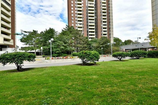 409 - 5 Massey Sq, Condo with 3 bedrooms, 2 bathrooms and 2 parking in Toronto ON | Image 23