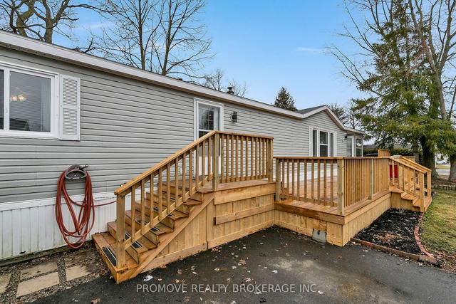11 Pine Lane, Condo with 3 bedrooms, 2 bathrooms and 3 parking in Puslinch ON | Image 36
