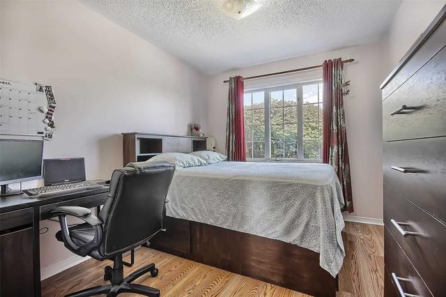 35h View Green Cres, House attached with 3 bedrooms, 4 bathrooms and 4 parking in Toronto ON | Image 20