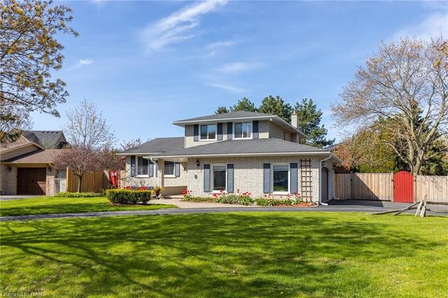 2 Confederation Drive, House detached with 4 bedrooms, 2 bathrooms and 5 parking in Niagara on the Lake ON | Image 3