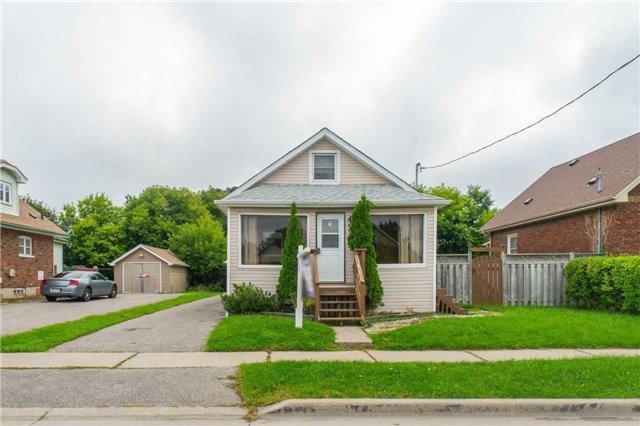 493 Drew St, House detached with 3 bedrooms, 1 bathrooms and 4 parking in Oshawa ON | Image 1