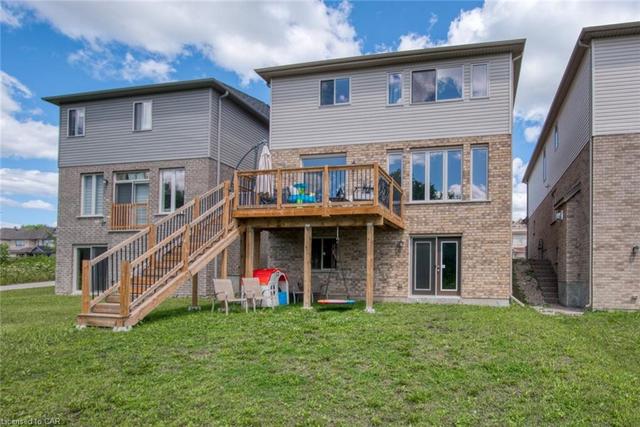 131 Steeplechase Way W, House detached with 4 bedrooms, 2 bathrooms and 4 parking in Waterloo ON | Image 18