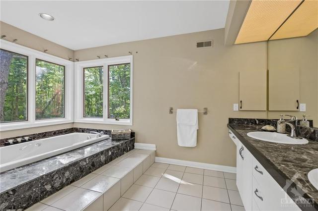 159 John Aselford Drive, House detached with 5 bedrooms, 3 bathrooms and 6 parking in Ottawa ON | Image 12