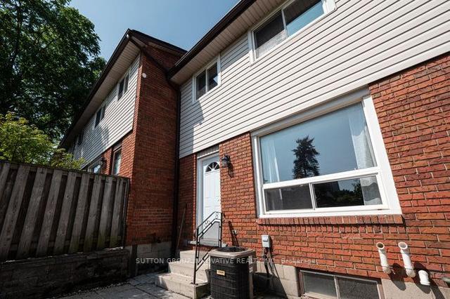 38 - 170 Lavina Cres, Townhouse with 3 bedrooms, 2 bathrooms and 2 parking in Hamilton ON | Image 9