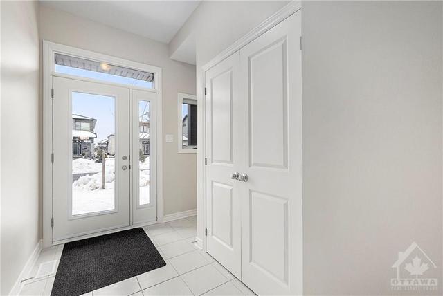 729 Namur Street, Townhouse with 3 bedrooms, 3 bathrooms and 2 parking in Russell ON | Image 3