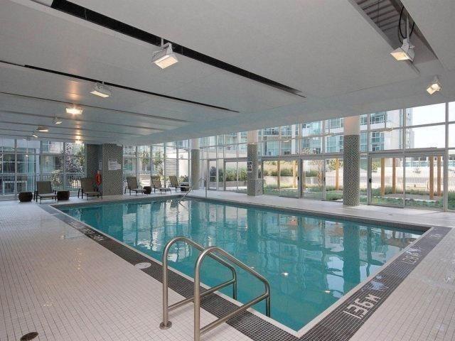 1002 - 223 Webb Dr, Condo with 1 bedrooms, 2 bathrooms and 1 parking in Mississauga ON | Image 3