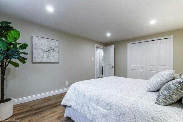 368 Vogel Pl, House semidetached with 3 bedrooms, 3 bathrooms and 2 parking in Waterloo ON | Image 16