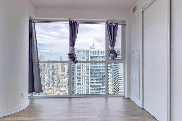 4410 - 87 Peter St, Condo with 1 bedrooms, 1 bathrooms and 0 parking in Toronto ON | Image 5