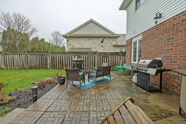 21 Fenwick Crt, House detached with 3 bedrooms, 2 bathrooms and 5 parking in St. Thomas ON | Image 26