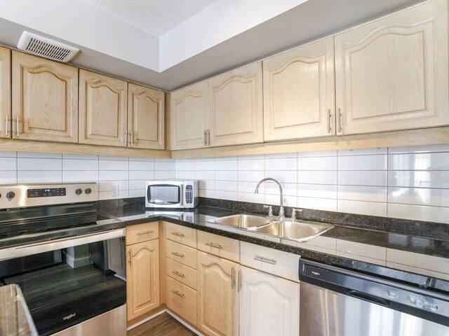 2520 - 25 The Esplanade St, Condo with 1 bedrooms, 1 bathrooms and 0 parking in Toronto ON | Image 9