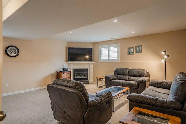 5817 Ironwood St, House detached with 3 bedrooms, 3 bathrooms and 6 parking in Niagara Falls ON | Image 16