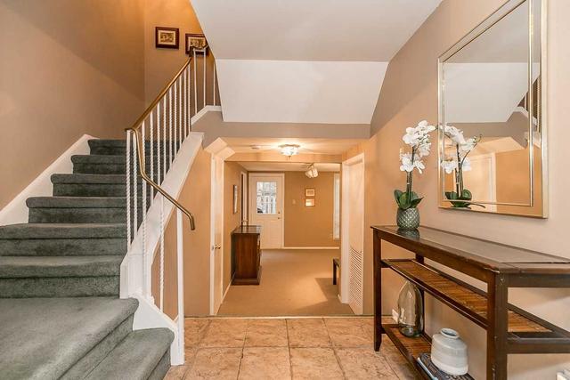109 Poplar Cres, Condo with 4 bedrooms, 2 bathrooms and 2 parking in Aurora ON | Image 26