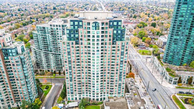 lrg 7 - 7 Lorraine Dr, Condo with 2 bedrooms, 3 bathrooms and 2 parking in Toronto ON | Image 1
