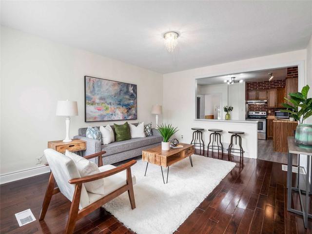 114 Pitt Ave, House detached with 2 bedrooms, 2 bathrooms and 2 parking in Toronto ON | Image 22