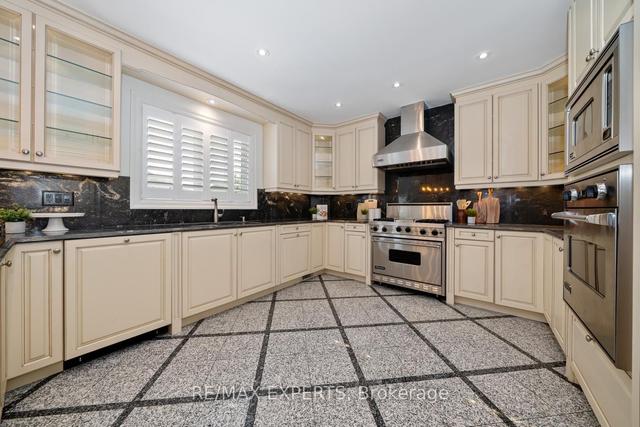 16 Noble St, House detached with 5 bedrooms, 6 bathrooms and 15 parking in Markham ON | Image 5