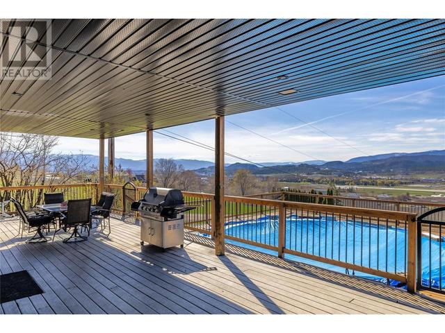 4451 Black Road, Home with 2 bedrooms, 3 bathrooms and null parking in Central Okanagan BC | Image 43