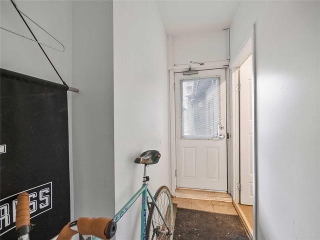 1066 Dundas St W, House semidetached with 3 bedrooms, 3 bathrooms and null parking in Toronto ON | Image 2