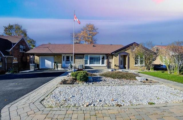 230 Highland Rd W, House detached with 3 bedrooms, 4 bathrooms and 10 parking in Kitchener ON | Image 1